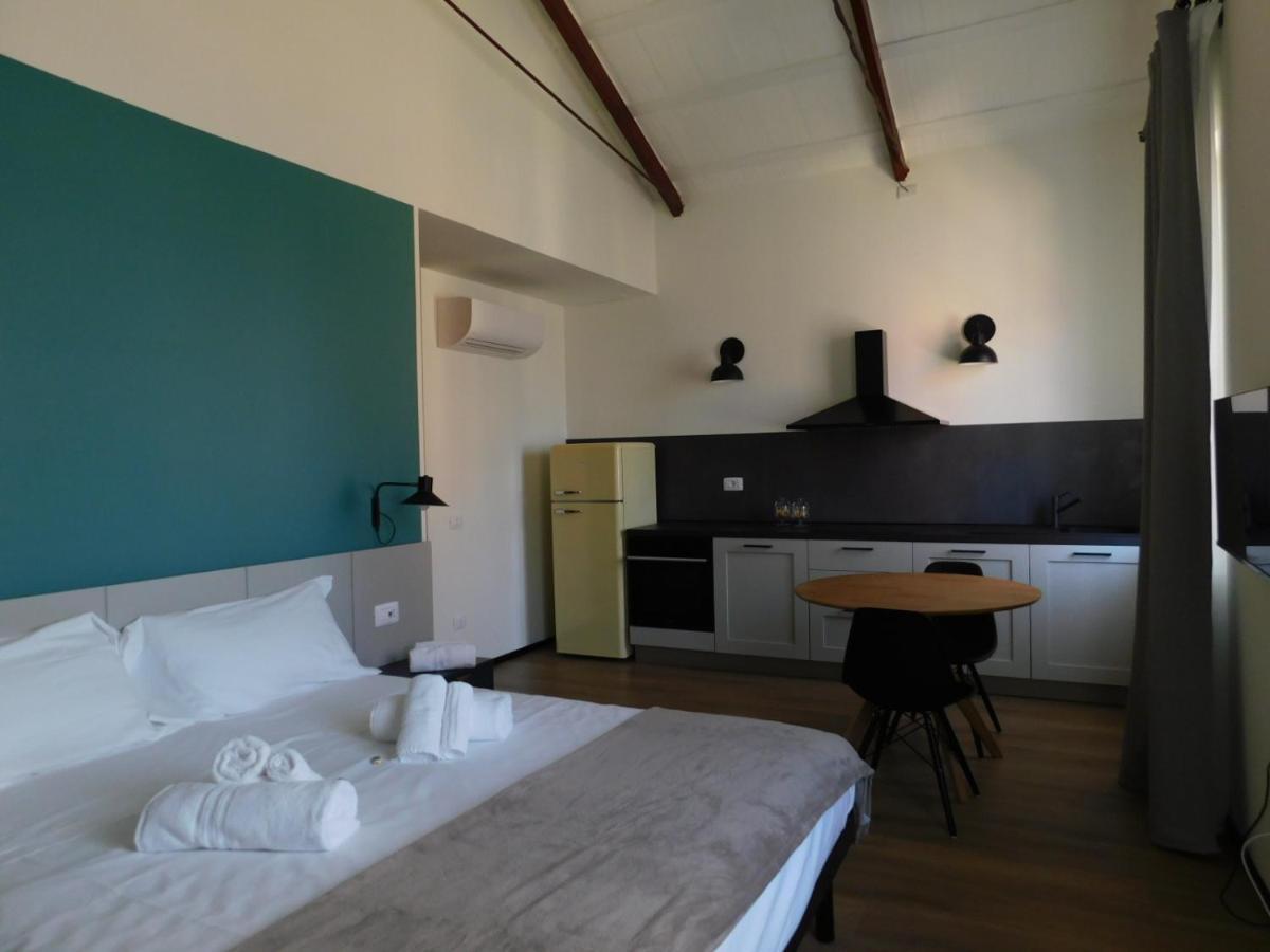 Piumaviola Beds & Apartments Parma Eksteriør billede